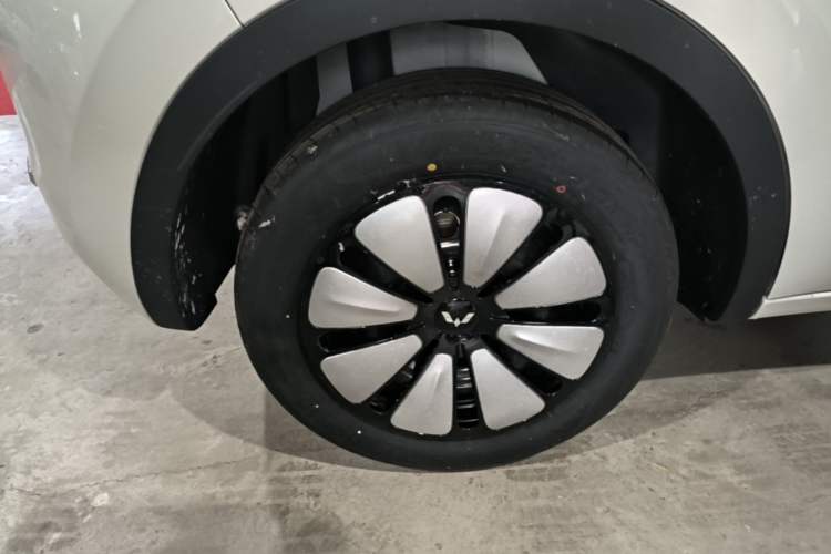 Used Wuling Bingo 2025 333 km Enjoyment Version Right Rear Wheel Hub