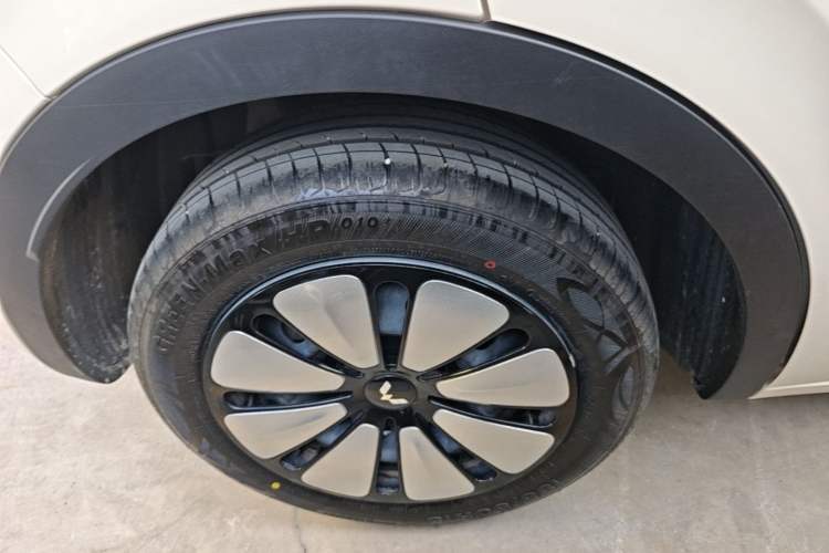 Used Wuling Bingo 2025 333 km Enjoyment Version Right Rear Wheel Hub