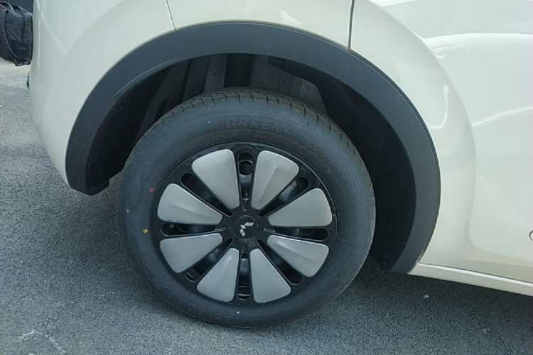Used Wuling Bingo 2025 333 km Enjoyment Version Right Rear Wheel Hub