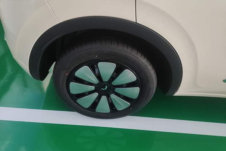 Used Wuling Bingo 2025 333 km Enjoyment Version Right Rear Wheel Hub