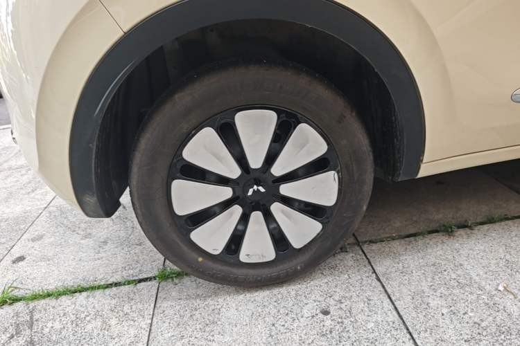 Used Wuling Bingo 2025 333 km Enjoyment Version Right Rear Wheel Hub