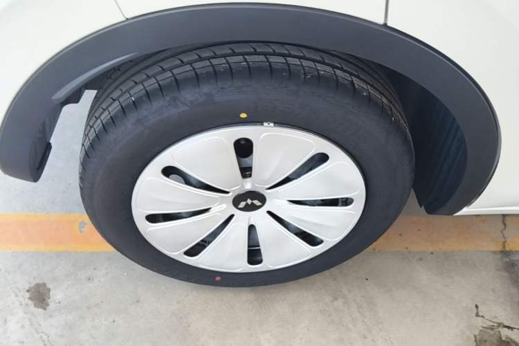 Used Wuling Bingo 2025 203km Light Edition Right Rear Wheel Hub