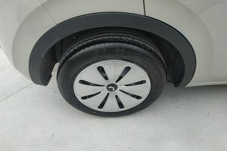Used Wuling Bingo 2025 203km Light Edition Right Rear Wheel Hub