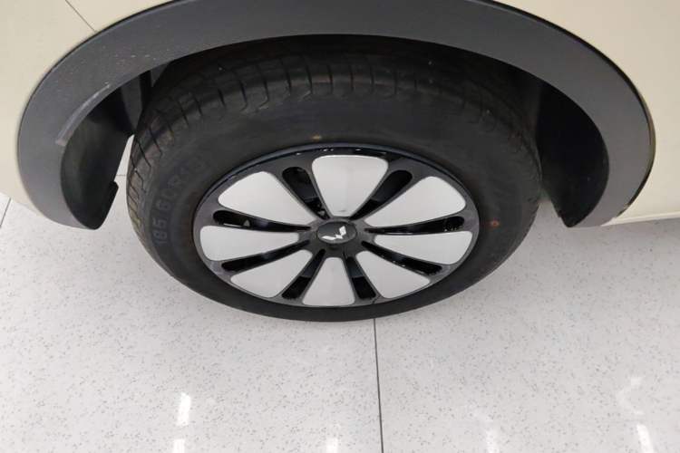 Used Wuling Bingo 2025 333 km Enjoyment Version Right Rear Wheel Hub