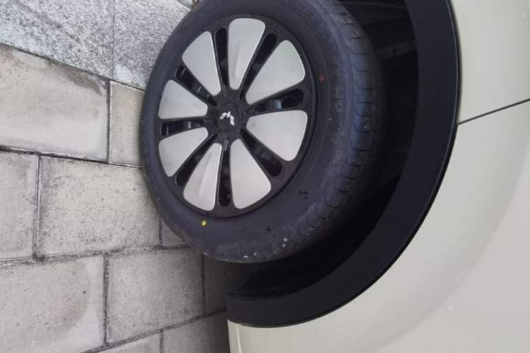 Used Wuling Bingo 2025 333 km Enjoyment Version Right Rear Wheel Hub