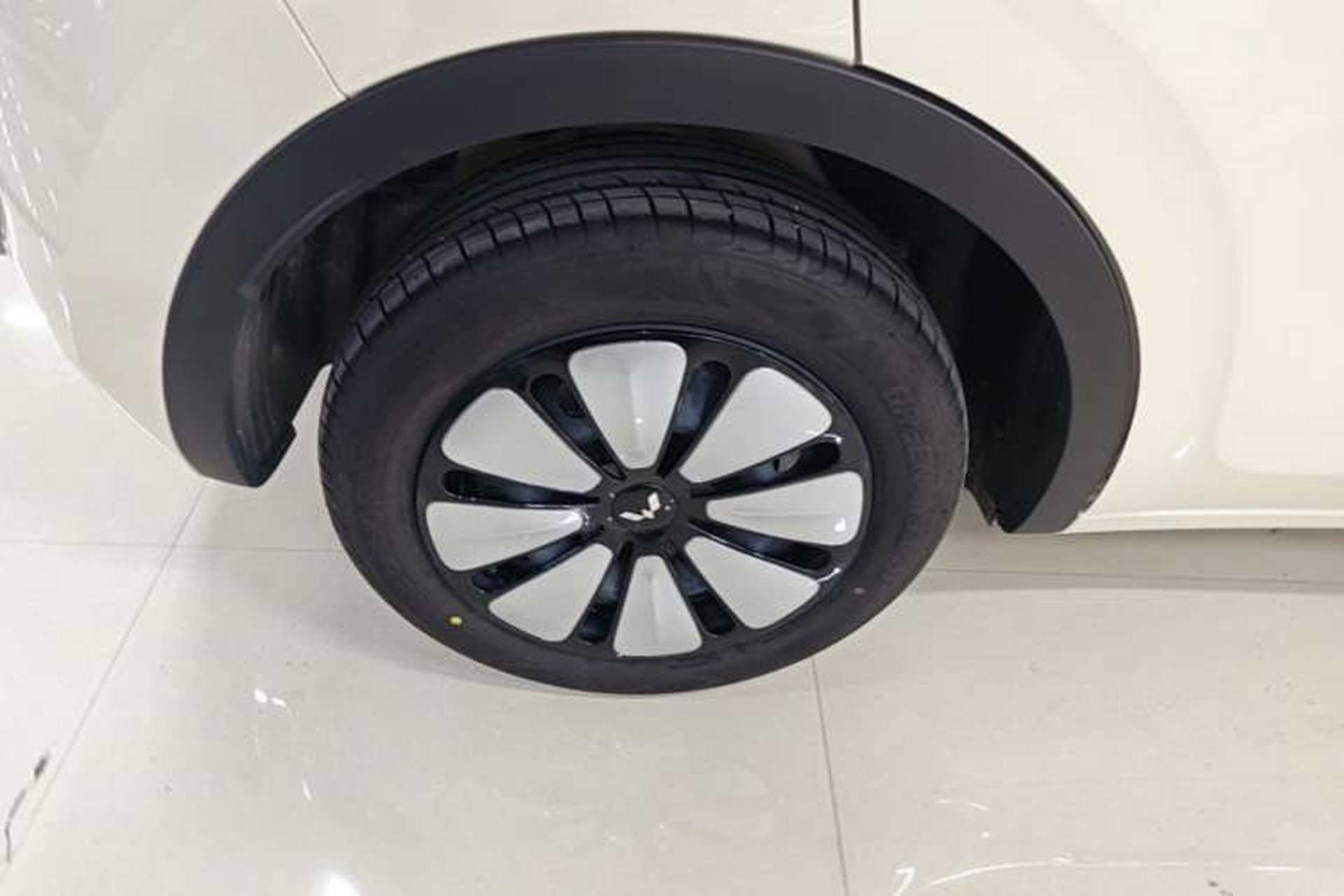 Used Wuling Bingo 2025 333 km Lingxi Deluxe Edition Right Rear Wheel Hub