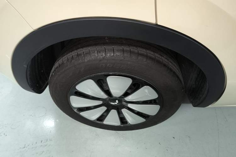 Used Wuling Bingo 2025 333 km Enjoyment Version Right Rear Wheel Hub