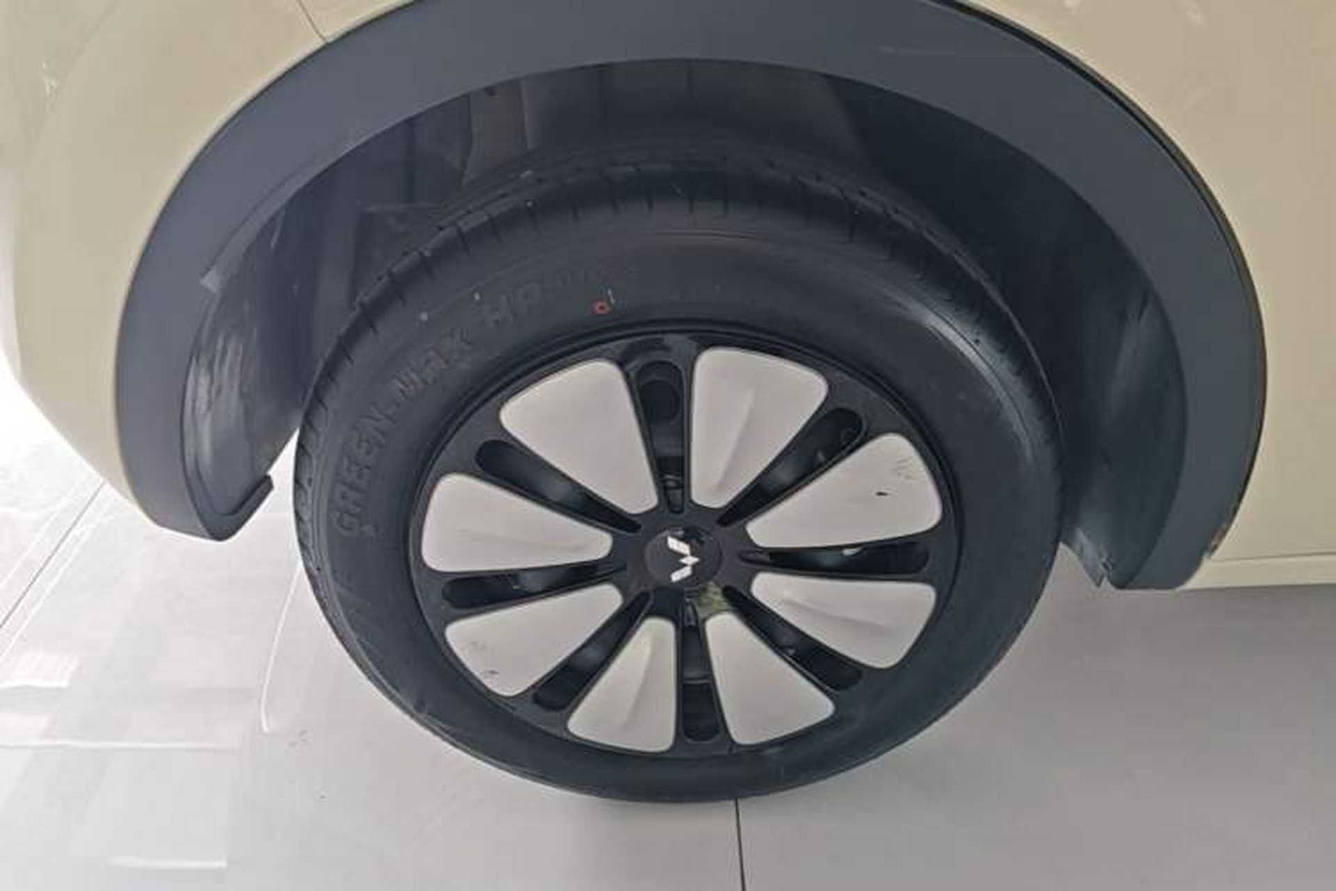 Used Wuling Bingo 2025 410 km Lingxi Deluxe Edition Right Rear Wheel Hub