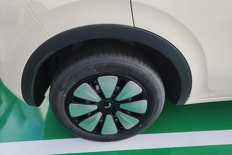 Used Wuling Bingo 2025 333 km Enjoyment Version Right Rear Wheel Hub