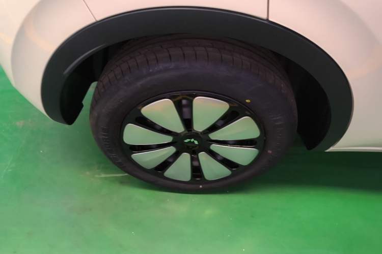 Used Wuling Bingo 2025 333 km Enjoyment Version Right Rear Wheel Hub