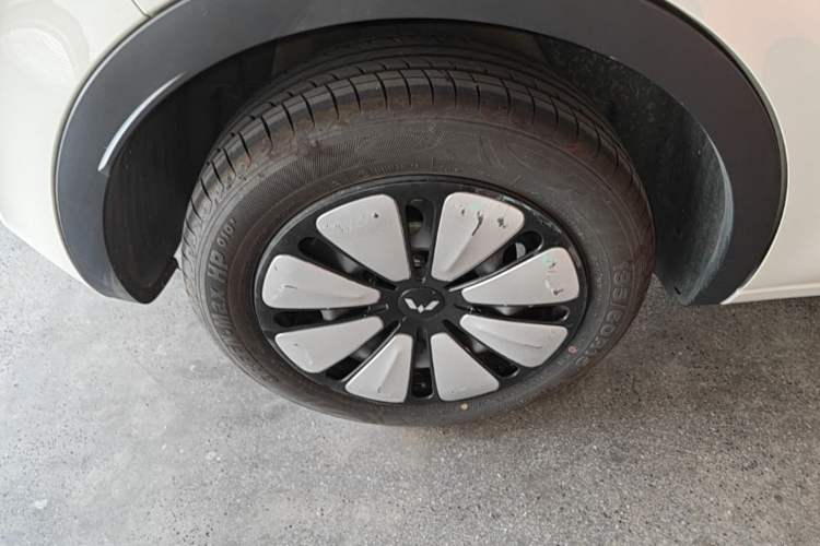 Used Wuling Bingo 2025 333 km Enjoyment Version Right Rear Wheel Hub