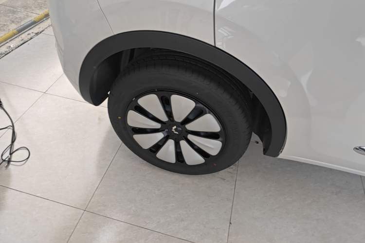 Used Wuling Bingo 2025 333 km Enjoyment Version Right Rear Wheel Hub