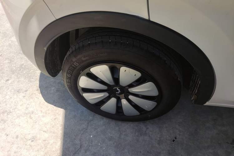 Used Wuling Bingo 2025 333 km Lingxi Deluxe Edition Right Rear Wheel Hub