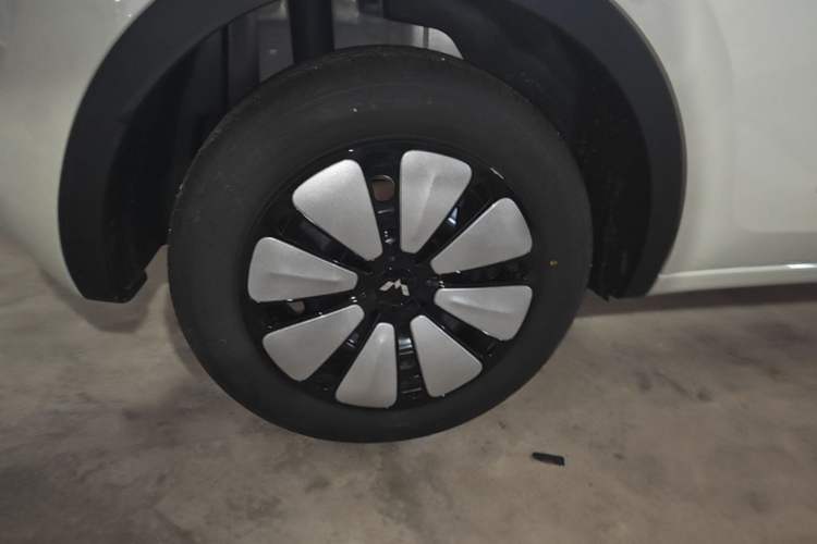 Used Wuling Bingo 2025 333 km Enjoyment Version Right Rear Wheel Hub