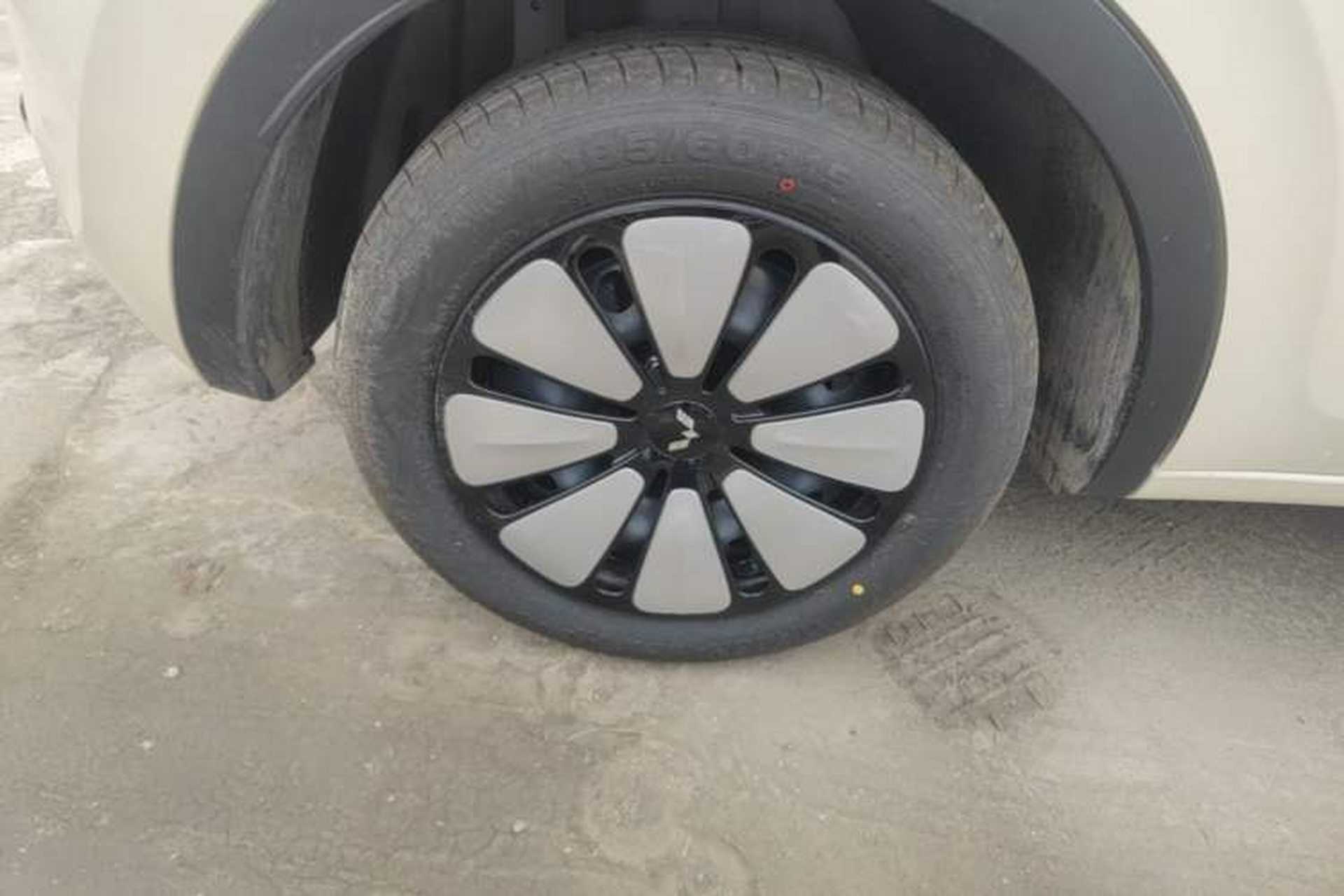 Used Wuling Bingo 2025 333 km Lingxi Deluxe Edition Right Rear Wheel Hub