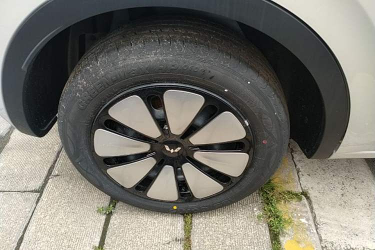 Used Wuling Bingo 2025 333 km Enjoyment Version Right Rear Wheel Hub