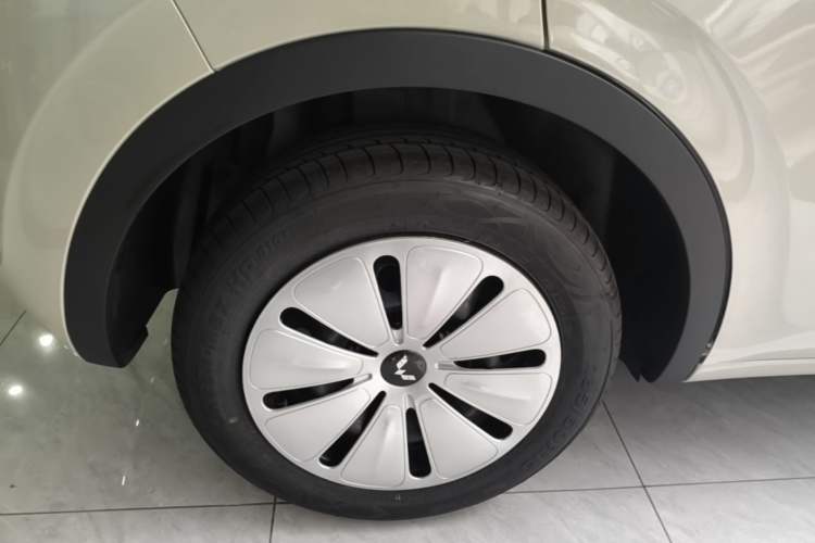 Used Wuling Bingo 2025 203km Light Edition Right Rear Wheel Hub