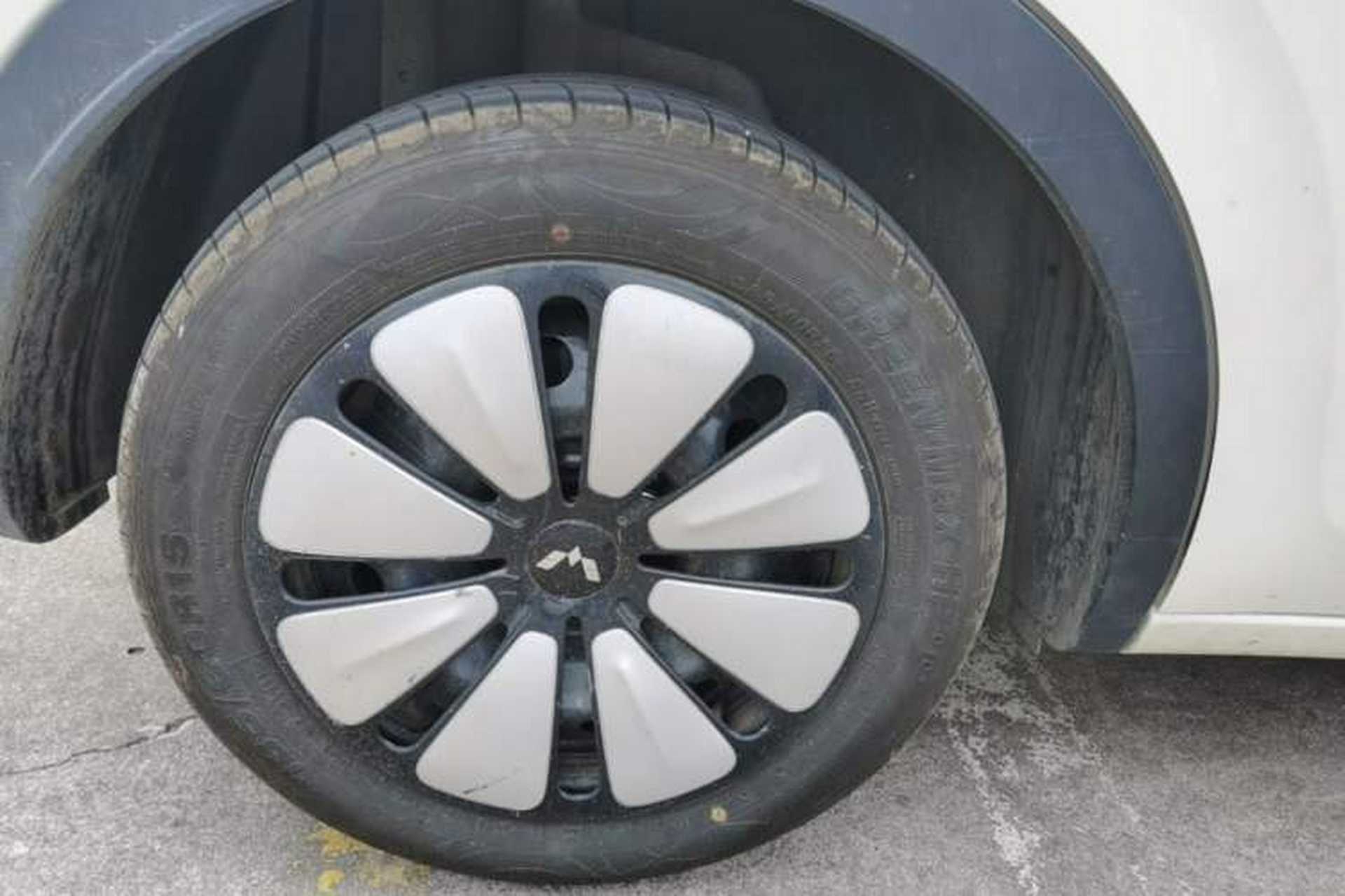 Used Wuling Bingo 2025 333 km Lingxi Connected Version Right Rear Wheel Hub