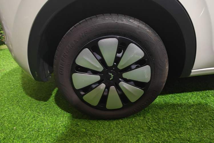 Used Wuling Bingo 2025 333 km Enjoyment Version Right Rear Wheel Hub