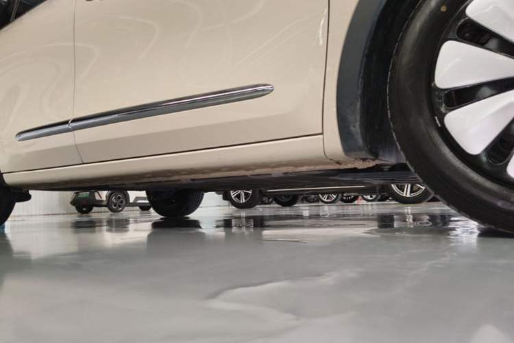 Used Wuling Bingo 2025 333 km Enjoyment Version Right Side Sill