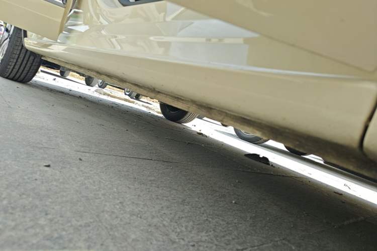 Used Wuling Bingo 2025 333 km Lingxi Connected Version Right Side Sill