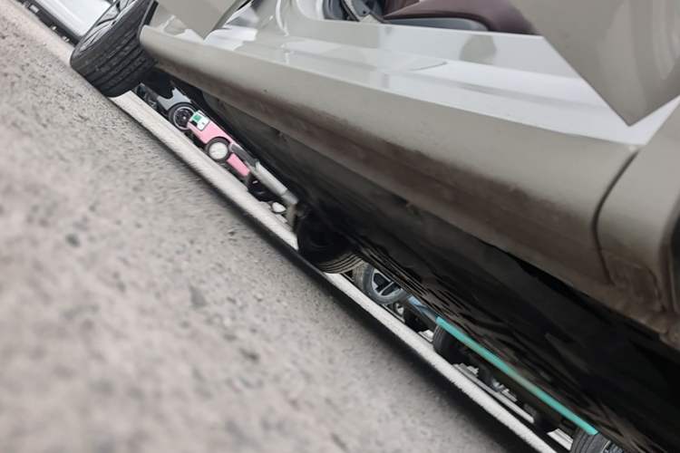 Used Wuling Bingo 2025 333 km Lingxi Connected Version Right Side Sill