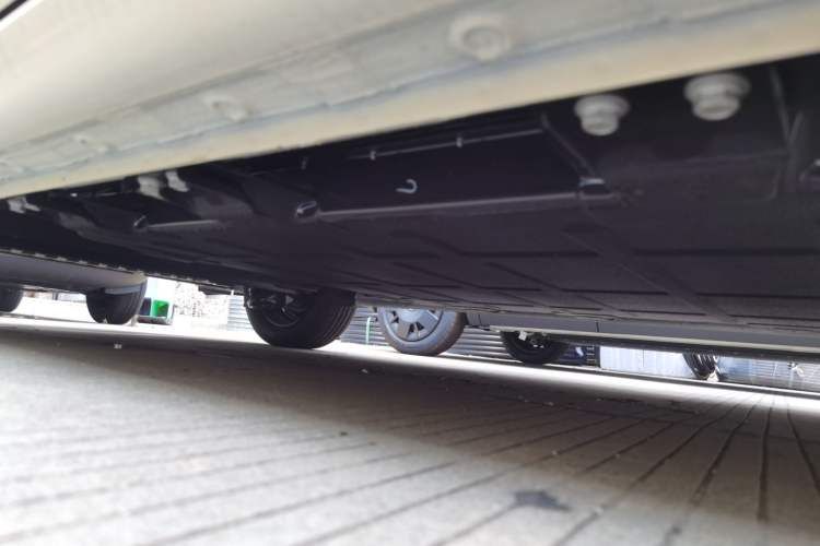 Used Wuling Bingo 2025 333 km Lingxi Connected Version Right Side Sill