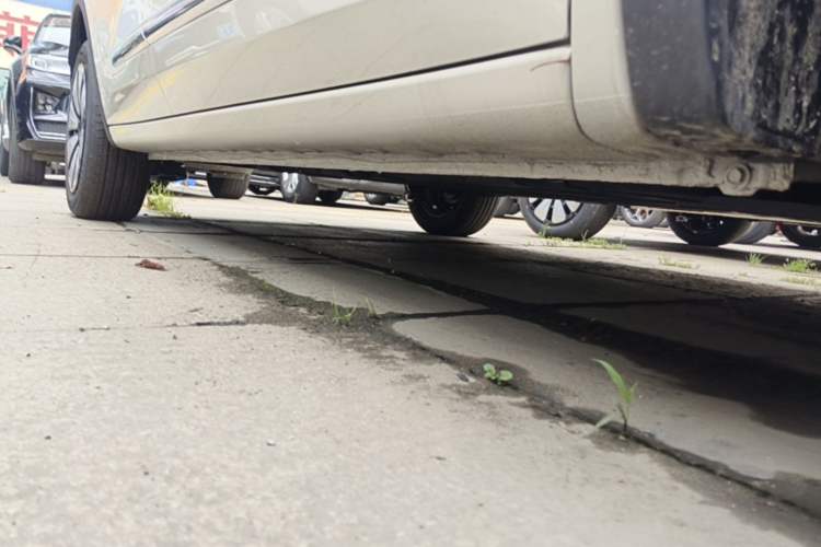 Used Wuling Bingo 2025 333 km Enjoyment Version Right Side Sill