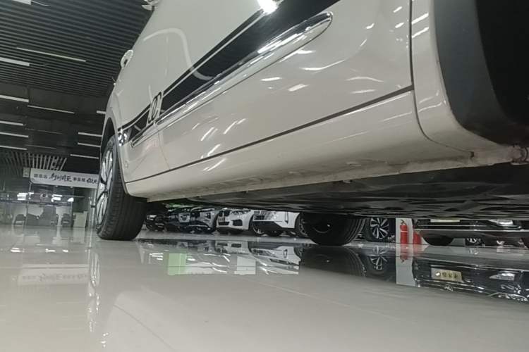 Used Wuling Bingo 2025 333 km Lingxi Connected Version Right Side Sill