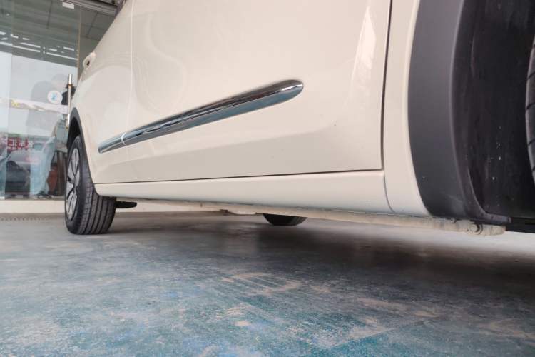 Used Wuling Bingo 2025 333 km Lingxi Connected Version Right Side Sill