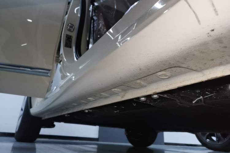 Used Wuling Bingo 2025 333 km Enjoyment Version Right Side Sill