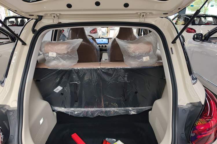 Used Wuling Bingo 2025 333 km Enjoyment Version Trunk
