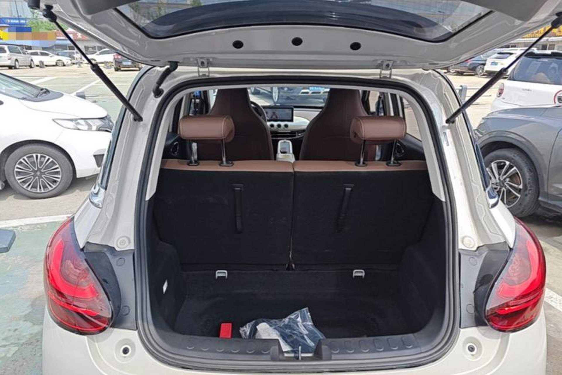 Used Wuling Bingo 2025 333 km Enjoyment Version Trunk