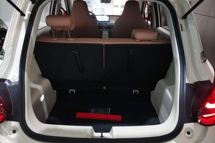Used Wuling Bingo 2025 333 km Enjoyment Version Trunk