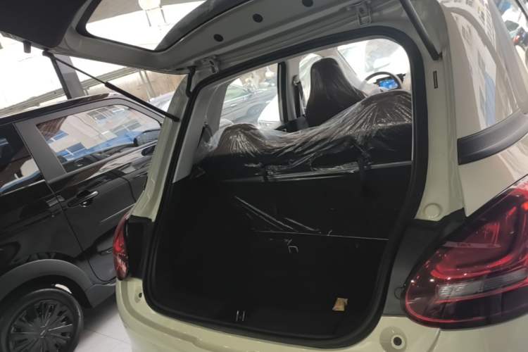 Used Wuling Bingo 2025 203km Light Edition Trunk