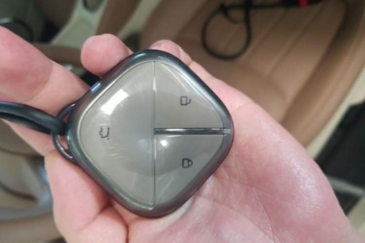 Used Wuling Bingo 2025 333 km Lingxi Connected Version Vehicle Key