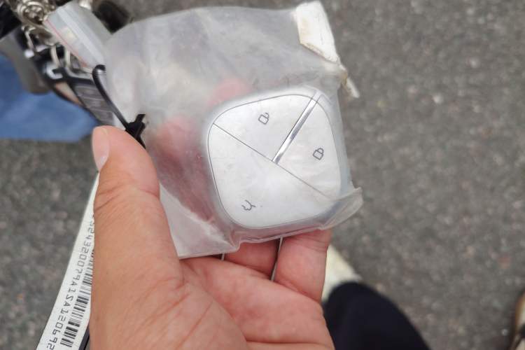 Used Wuling Bingo 2025 333 km Lingxi Connected Version Vehicle Key