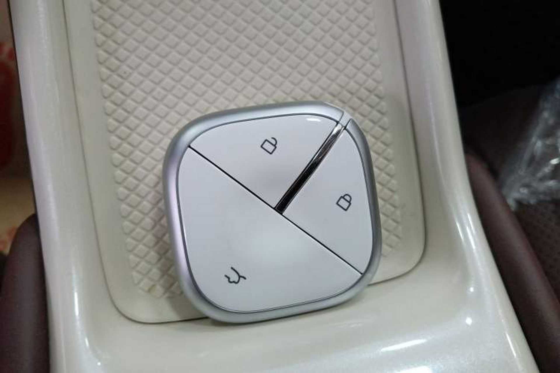 Used Wuling Bingo 2025 333 km Lingxi Connected Version Vehicle Key