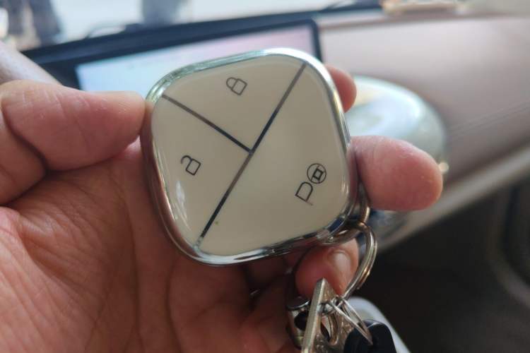 Used Wuling Bingo 2025 333 km Lingxi Connected Version Vehicle Key