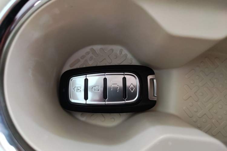 Used Wuling Bingo 2025 333 km Lingxi Connected Version Vehicle Key