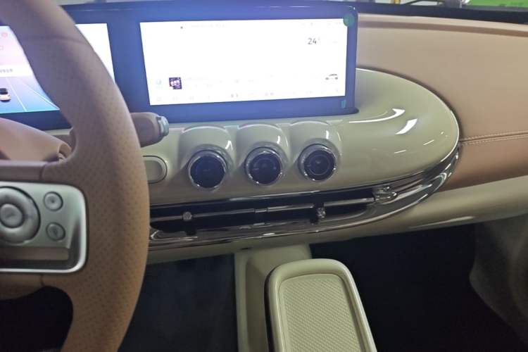 Used Wuling Bingo 2025 333 km Lingxi Deluxe Edition Audio And AC Panel