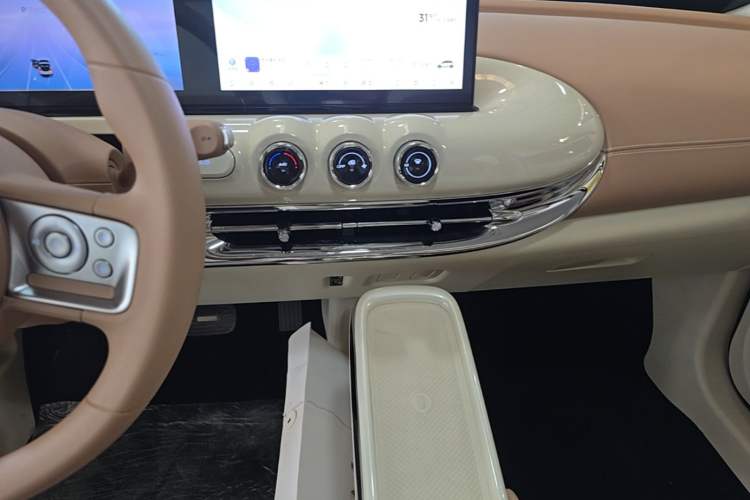 Used Wuling Bingo 2025 333 km Lingxi Connected Version Audio And AC Panel