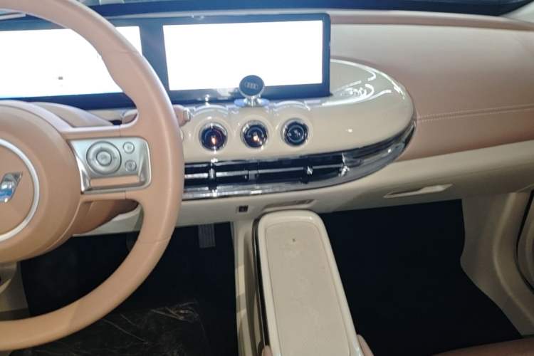 Used Wuling Bingo 2025 333 km Lingxi Connected Version Audio And AC Panel