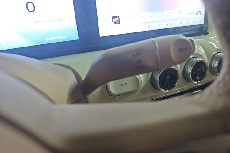 Used Wuling Bingo 2025 333 km Lingxi Deluxe Edition Gear Lever
