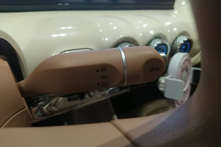Used Wuling Bingo 2025 333 km Lingxi Connected Version Gear Lever