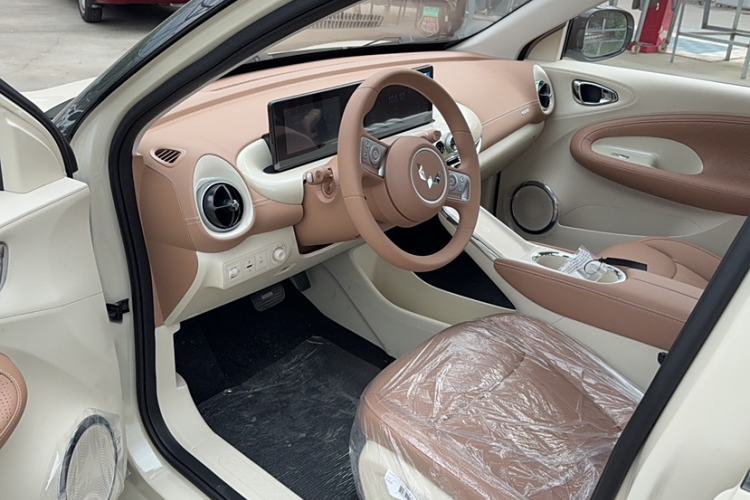Used Wuling Bingo 2025 333 km Enjoyment Version Interior 1