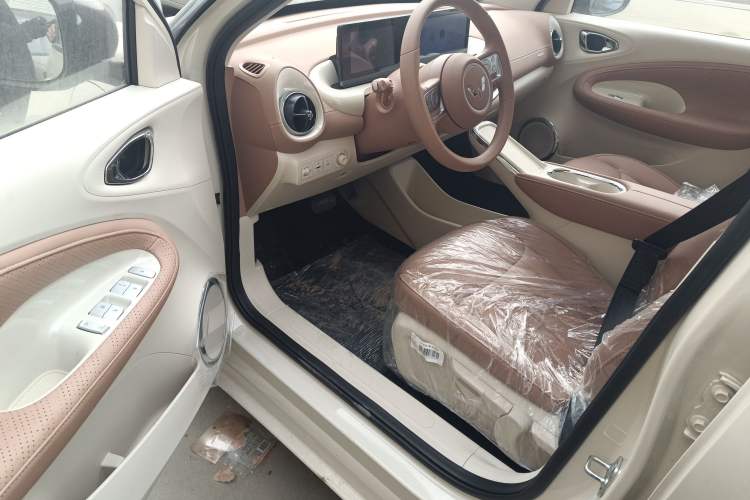 Used Wuling Bingo 2025 333 km Lingxi Connected Version Interior 3