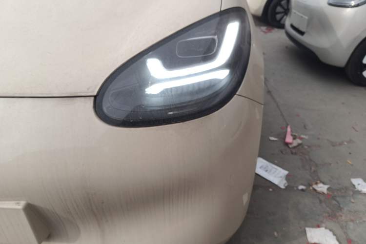 Used Wuling Bingo 2025 333 km Lingxi Connected Version Left Front Headlight