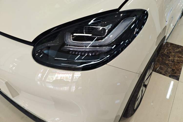 Used Wuling Bingo 2025 333 km Lingxi Connected Version Left Front Headlight