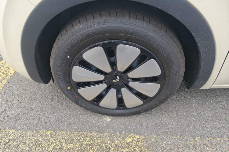 Used Wuling Bingo 2025 333 km Enjoyment Version Left Front Wheel Hub